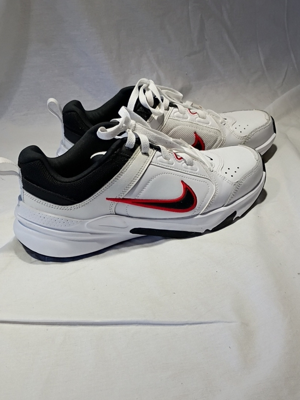 EUC Nike Defy All Day Training Shoes Sneakers Men Size 8 DJ1196 Athleisure